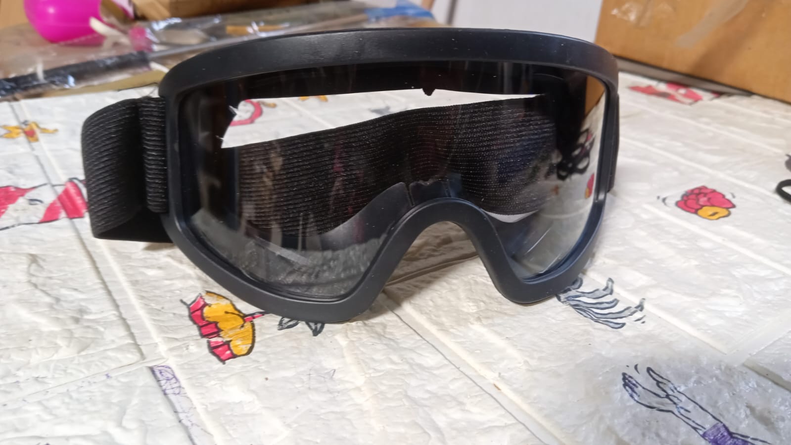 Transparent protective goggles for outdoor biking Transparent protective goggles for outdoor biking